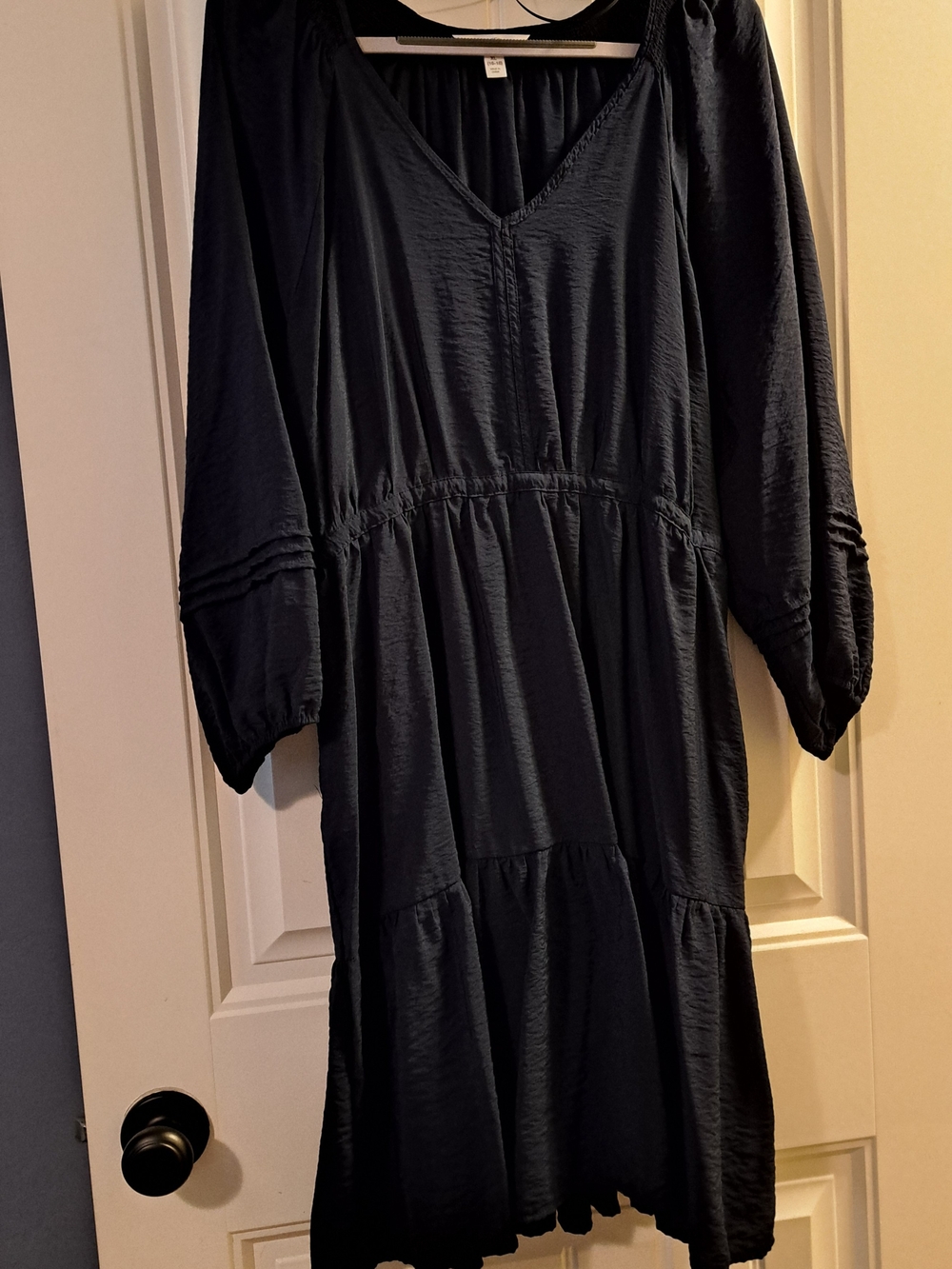Time and Tru Navy Blue V-Neck Tiered Long Sleeve Dress